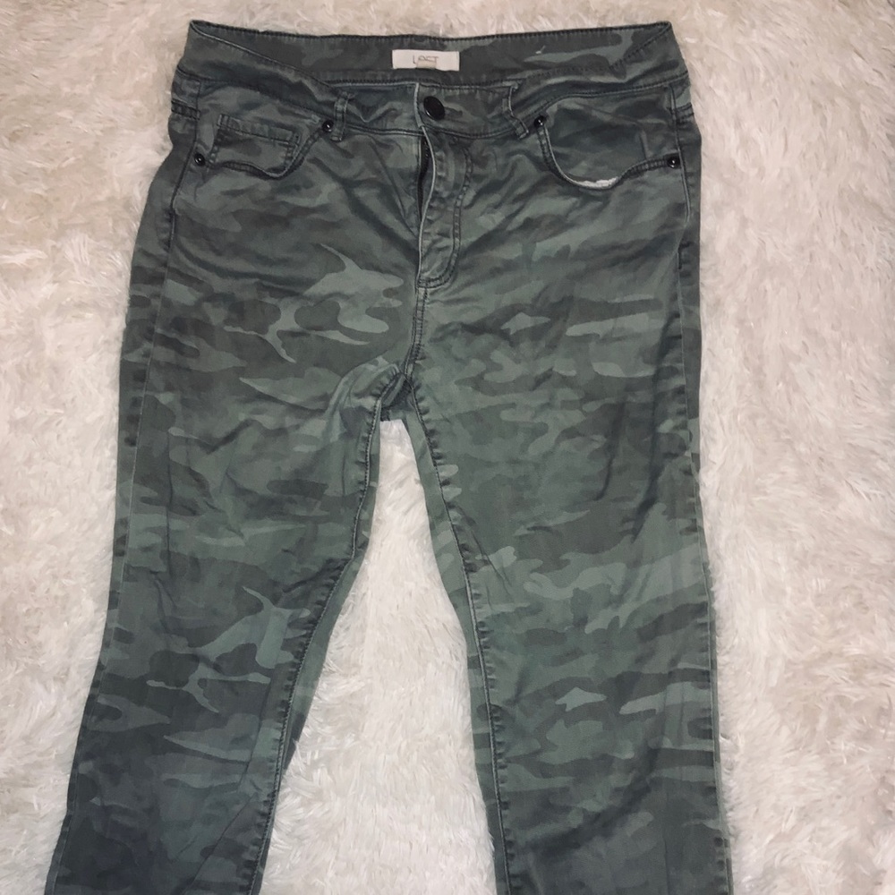 LOFT CAMOUFLAGE JEANS 💗